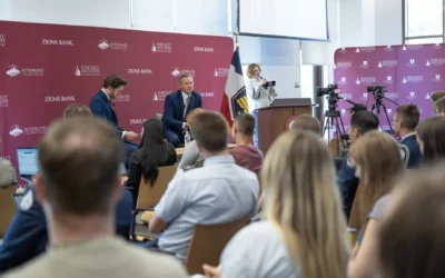 Representatives Moore and Owens partake in 2025 Congressional Series