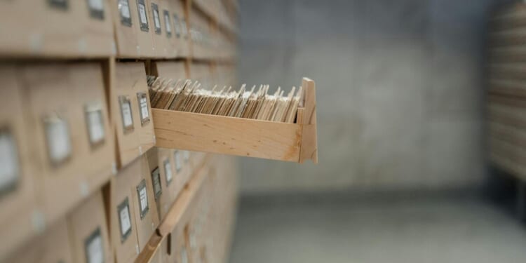 Michigan bill would make it easier to be a school librarian – Mackinac Center