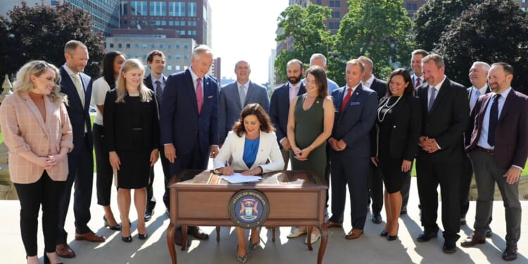 After 2,500 days, Whitmer ignores her open government promise – Mackinac Center
