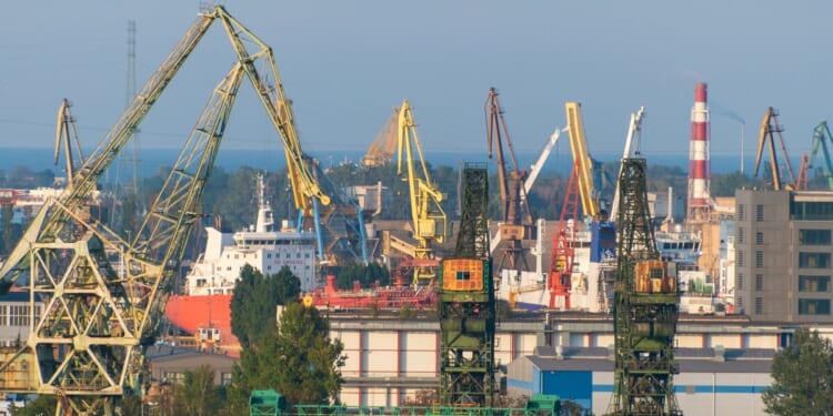 Lech Walesa jumped a fence and changed history – Mackinac Center