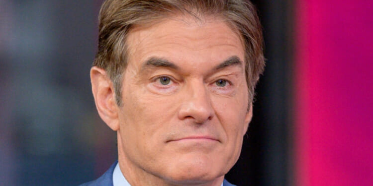 Pharma Exec Passes Out In Oval Office As Dr. Oz Rushes To His Aid