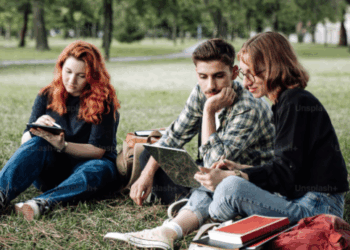 Vast Majority Of Americans Say 4-Year College Just Not Worth It, Poll Shows