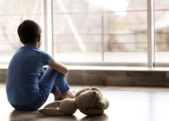 Once You Use This DIY Glass and Mirror Cleaner, You Will Never Look Back