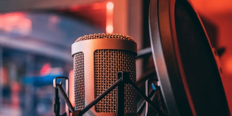 Americans can help the Iranian people