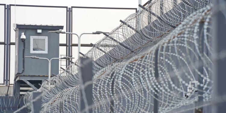 Let’s fix licensing systems that lock ex-offenders out of work – Mackinac Center