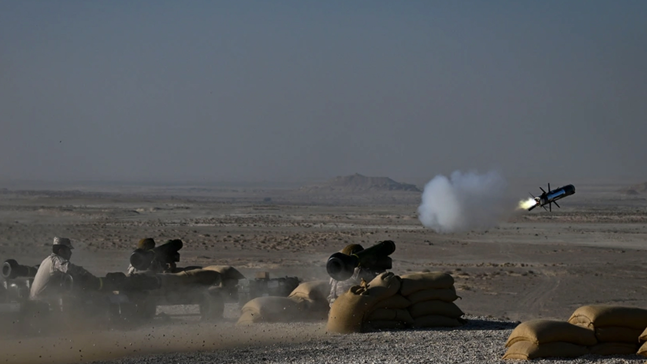 US and Qatari military fire Javelin shoulder-fired anti-tank missiles during Ferocious Falcon live-fire exercise at undisclosed location within the U.S. Central Command area of responsibility, Nov. 20, 2025.