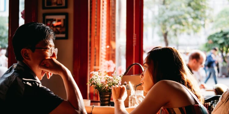 How Dating Became a Cycle of Aesthetic Consumption