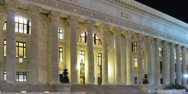 new-yorks-school-districts-plan-to-spend-over-37k-per-student