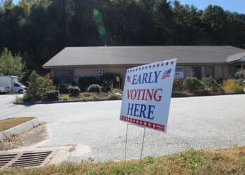 How do 2026 early voting plans compare to 2022?