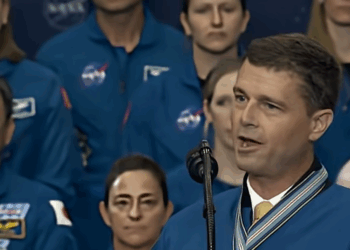 President Trump presents the Congressional Space Medal of Honor to the Artemis II Astronauts