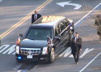 Secret Service officials suspended during leak probe