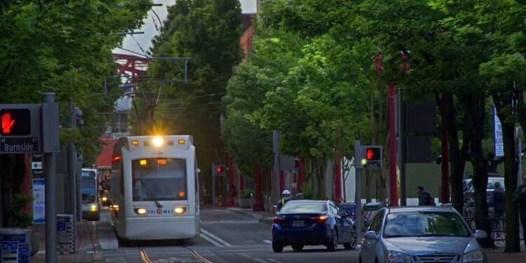 MAX at 40- Randal O’Toole Examines TriMet’s Anniversary Claims-cm