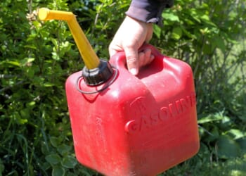 Motorists pay more for gas in Michigan than in Indiana – Mackinac Center